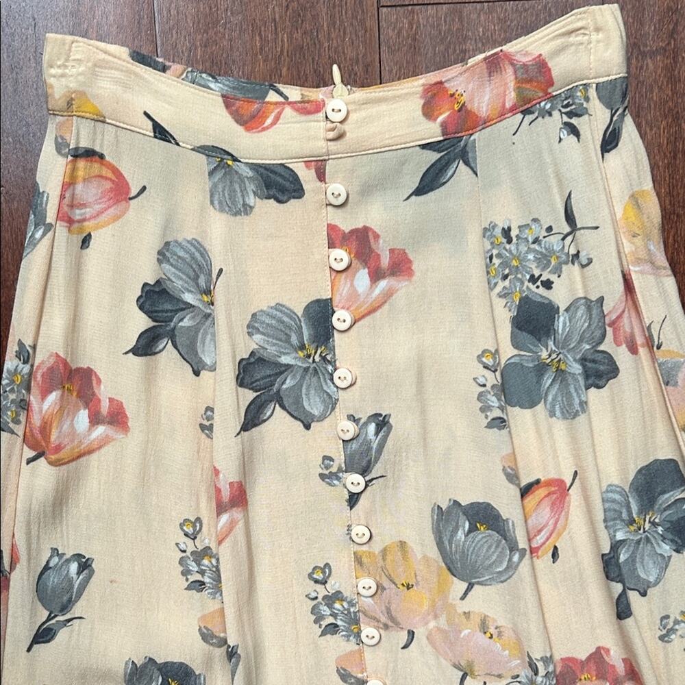 Vintage Express Floral Tea Length Skirt in Peach and Multicolor Flowers, Size XS - Picture 2 of 13